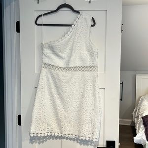 WHITE LACE DRESS